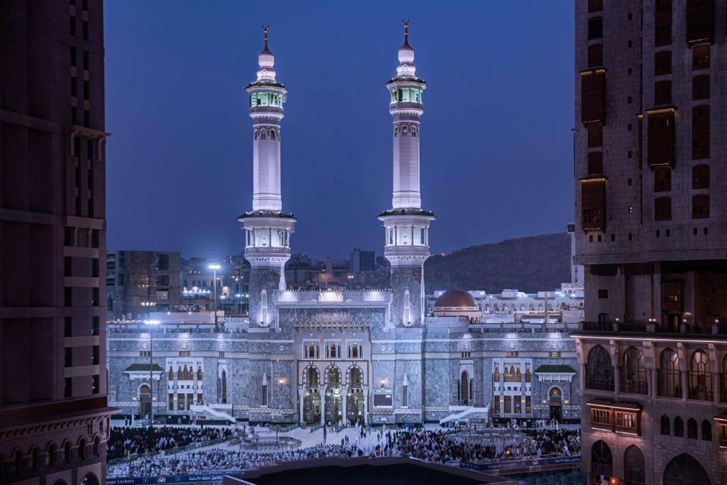 Umrah Premium Package - Makkah & Madinah