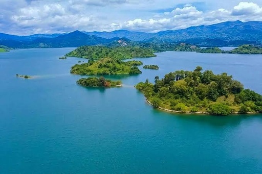 Kigali, Volcanoes and Lake Kivu Private Journey
